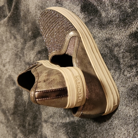 Shoes - Picture 2 of 2